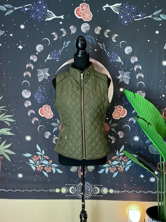 Love Tree Jackets & Blazers - NWOT Olive Vest 🫒